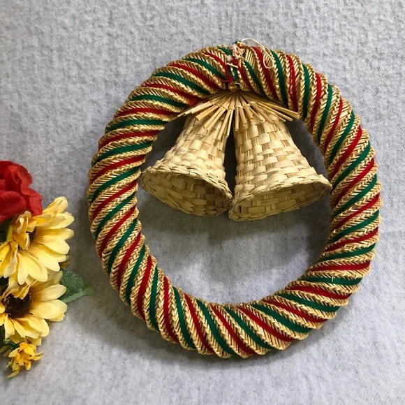 NWOT - Woven Straw Holiday Bell Wreath