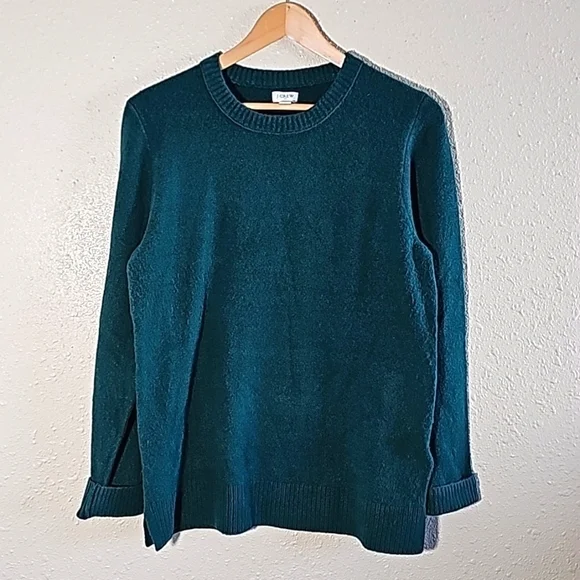 J. CREW EMERALD GREEN CREW NECK SWEATER