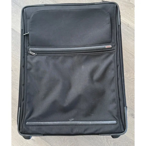 Tumi‎ Black ‘Alpha 2’ Continental 4-Wheeled Spinner Large Checkable Suitcase