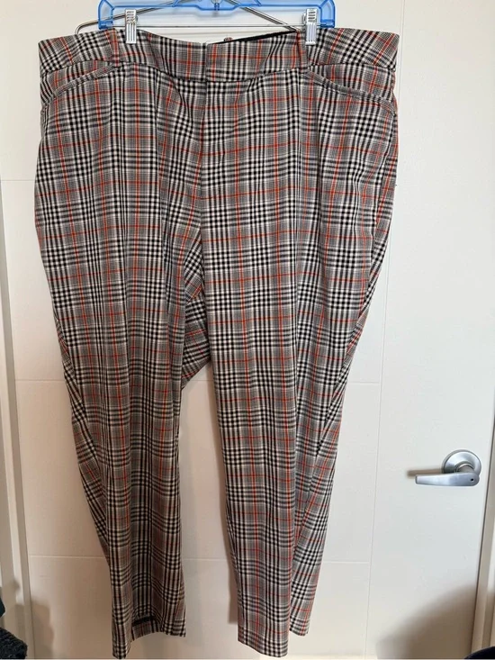 Ava & Viv Gray Plaid Dress Pants with Red Accents