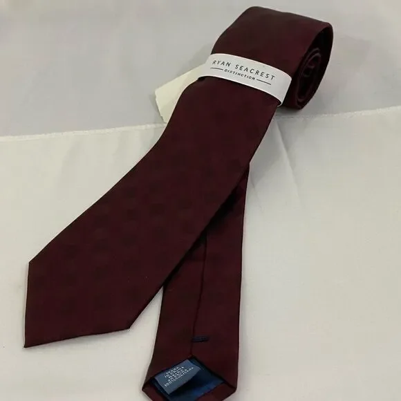 Ryan Seacrest Distinction Men’s Silk Tie Red