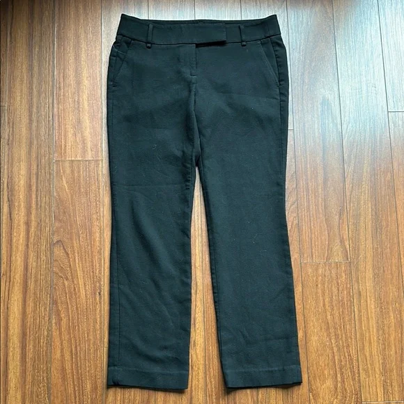 💚💚EUC LOFT Black Trousers💚💚