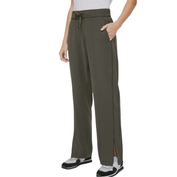 Lululemon On the Right Track Pant size 2 in Dark Olive / Black