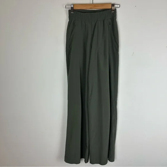 Lululemon Swift Mid-Rise Wide-Leg Pant