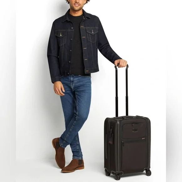 TUMI Alpha Continental Dual Access 4 Wheeled Carry-On Black
