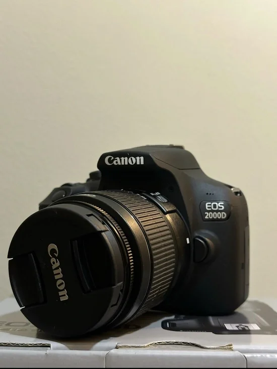 Canon EOS 2000D DSLR Camera in Black