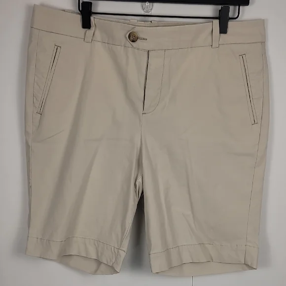 Dockers Beige Women's Bermuda Shorts