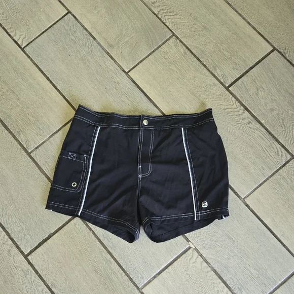 Free Country‎ Black and White Cargo Shorts with Lightweight Design-M act55