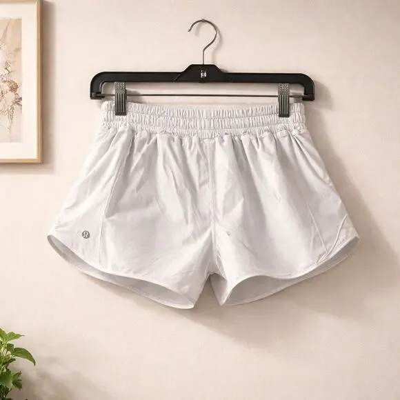 Lululemon Hotty Hot 2.5” Shorts Light Gray Size 4 Lined Is Cut Off Please Read