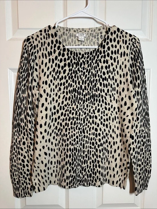 EUC J. Crew Beige Sweater w/Black Animal Print Sz M 🤎🖤 COTTON