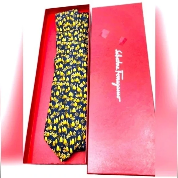 Ferragamo EUC Salvatore Ferragamo Necktie for Men in Box No Tags
