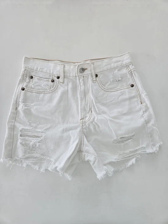 American Eagle 90s Boyfriend Shorts Raw Hem White Denim Distressed Size 2
