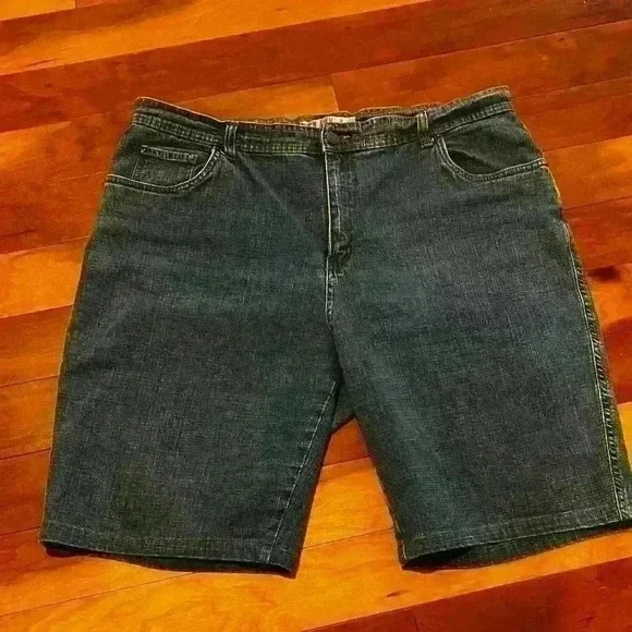 Bill Blass Jorts Womens Size 18W Lots of Stretch Comfy Vintage Trending Classic