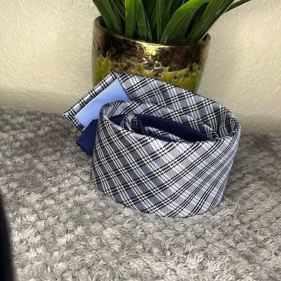 TOMMY HILFIGER 💫Neck Tie 100% Silk💫blue