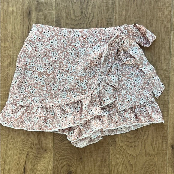 SHEIN Floral Ruffle Skort in Pink and White Size S