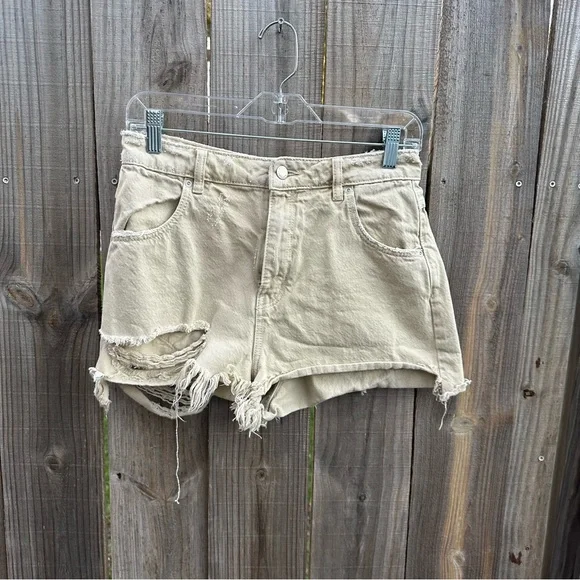 ROLLA’S Dusters Distressed Denim High Rise Slim Shorts Layla Stone Size 28 GUC