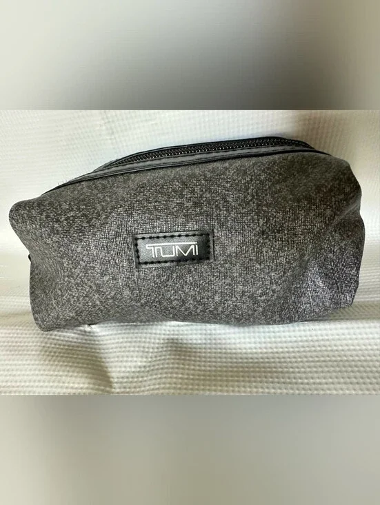 TUMI Delta Amenity Kit Travel Soft Zipper Case