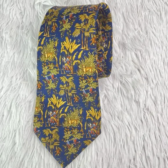 Salvatore Ferragamo Men’s 100%Silk Tie Hunting Jungle Print Navy Blue, Italy
