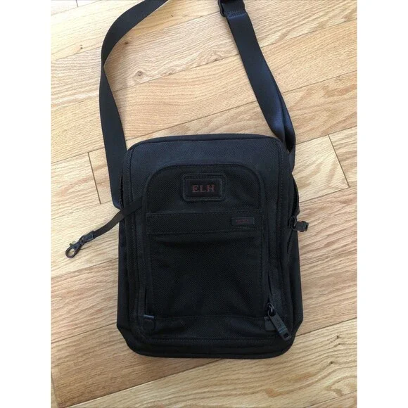 Tumi Alpha Black Messenger Bag Pre-Owned Very Good Condition w/Strap ELH Initial