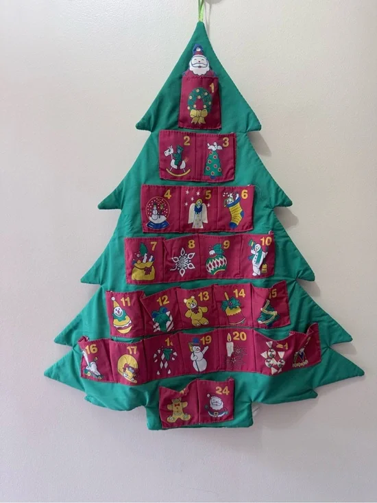 Vintage 1995 Avon Countdown to Christmas Fabric Advent Calendar Santa Wall Hang