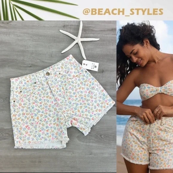 ☀️BILLABONG☀️ HOW BOUT THAT FLORAL JEAN SHORTS