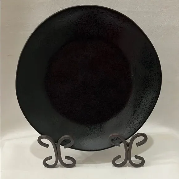Crate&Barrel Marin Black Dinner Plate Portugal 10 1/2 In Round 1 1/2 In Tall