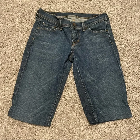 Citizens of humanity low waist flare Jean shorts blue size 26