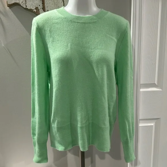 NWOT! J.Crew Italian Featherweight Cashmere Long Sleeve‎ Sweater