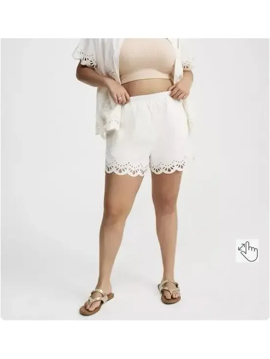 Torrid Sz.2 =18/20 Embroidered Beach Cotton Short