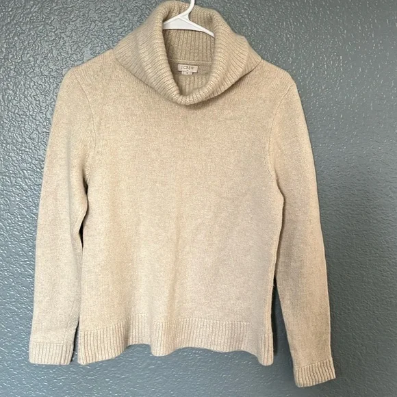 J. Crew// Wool Blend Sweater• size medium•