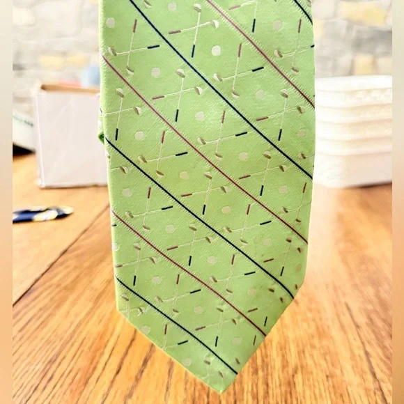 Van Heusen Silk Golf Club Tie Bright Green 100% Silk 58.5