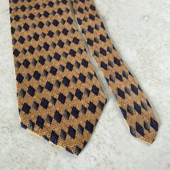 Kenneth Cole Mens Tie New!