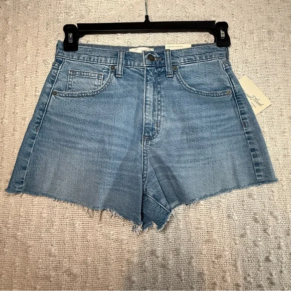 Womens Size 4 High-Rise 90's Cutoff Jean Shorts Raw‎ Hem Mom Y2K Blue Universal
