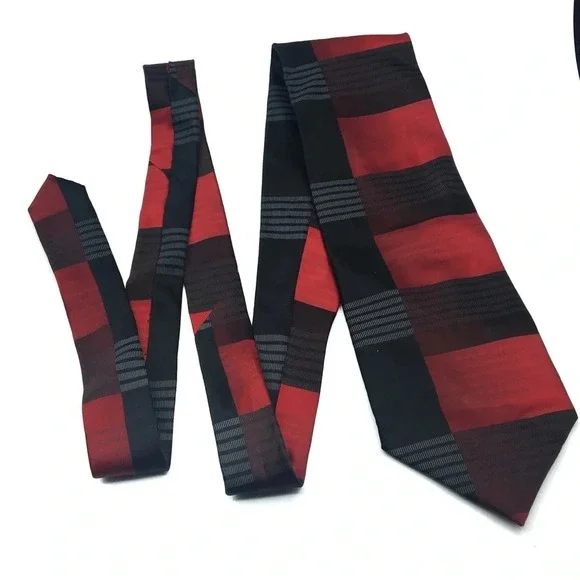 Men’s Covington Brand 100% Silk Striped Neck Tie OS