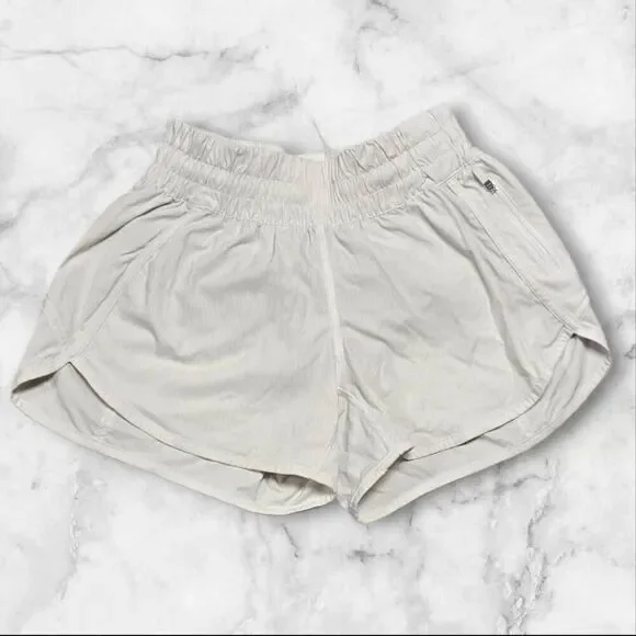 Lululemon Size 6 White High Waisted Tracker Shorts