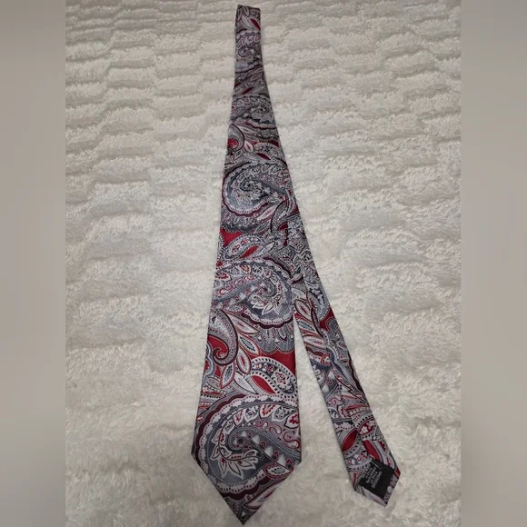 Perry Ellis Paisley Tie in Red, White,‎ and Gray