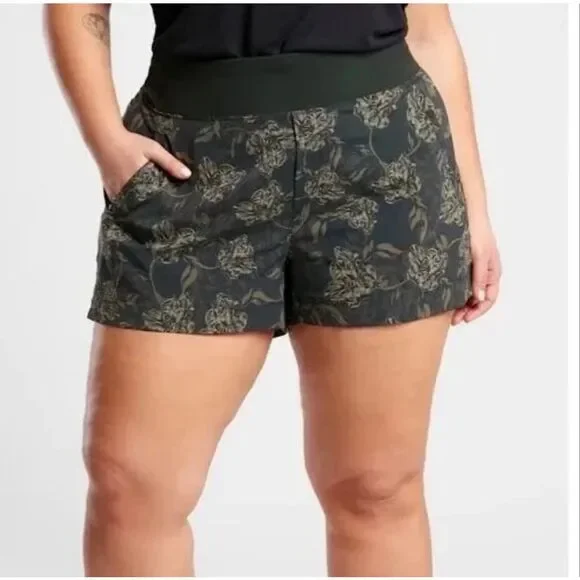 Athleta Trekkie North Printed shorts size 6