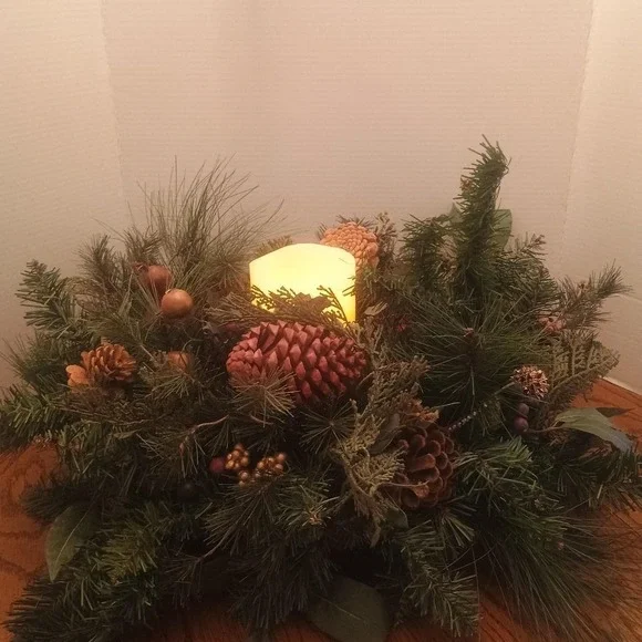 Christmas wreath with berries - battery operated candle