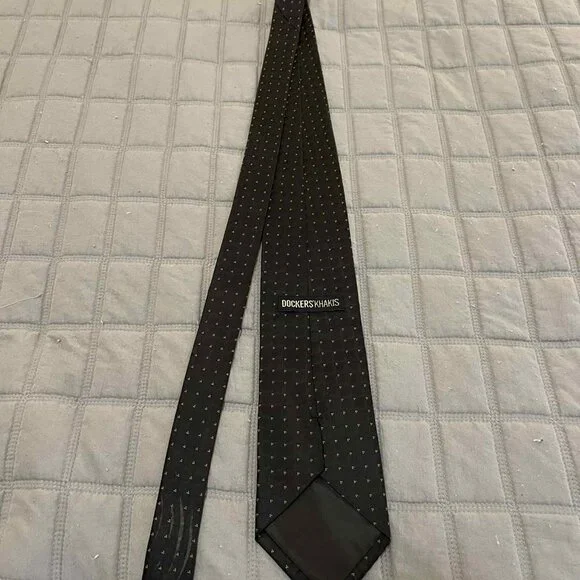 NWOT Docker's Black Polka Dot Tie