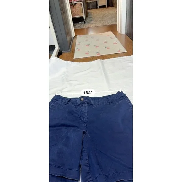 Women's classic relaxed fit cotton blend shorts by Tommy Bahama - Size 14