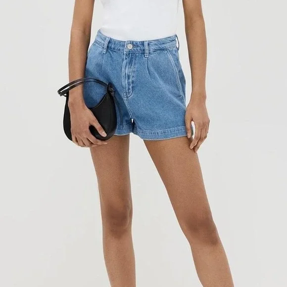 Reformation Elana Pleated Denim Shorts Size 29