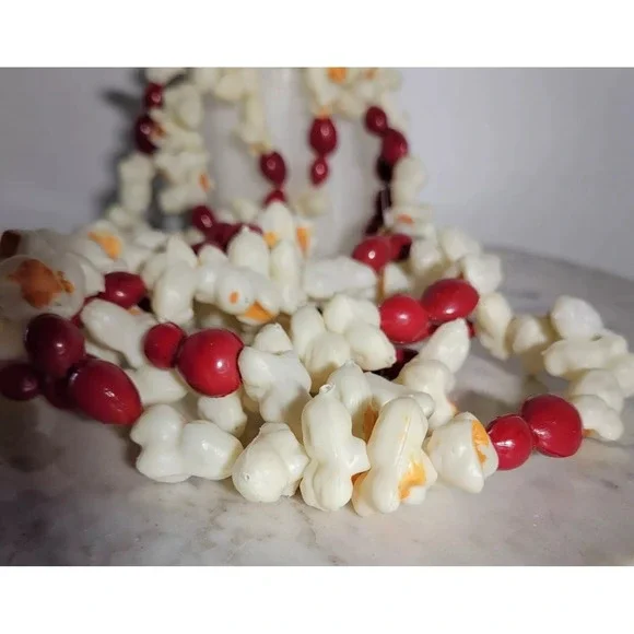 Vintage Faux Popcorn Cranberry Christmas Tree Garland Realistic 5 Feet 8