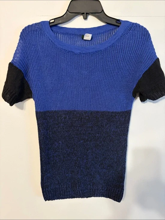 J. Crew Blue and Black Short-Sleeve Knit Top. Med. 💯 linen.
