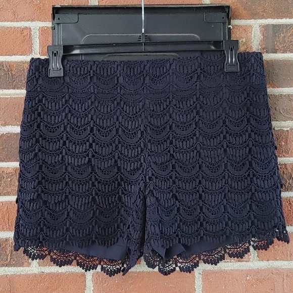 Loft Navy Lace Riviera Short Size 8