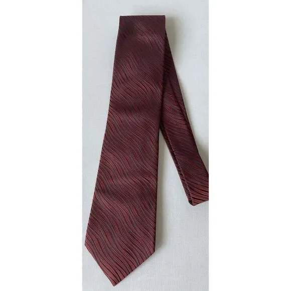 NWT'S Authentic Gucci Silk Necktie 90's Vintage Geo Stripe Red/Black/Blue Italy