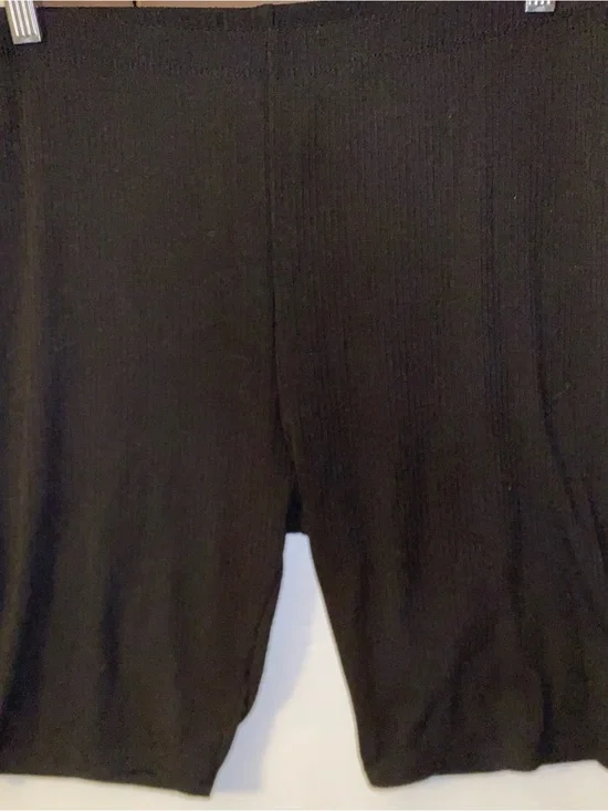 Bozzolo Black Ribbed Knit biker shorts