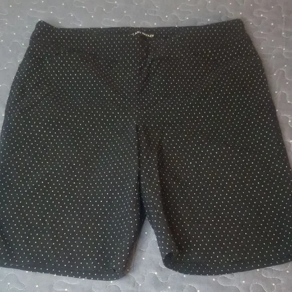 Hilary Radley Black and White Patterned Women's Shorts size medium