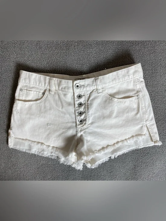 Free People Mid Rise Frayed Hem Button-Fly Denim Shorts- Summer Beach Vaction
