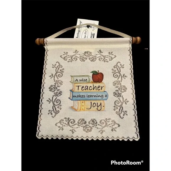 NWT Heritage Lace A Wise Teacher Wall Hanging