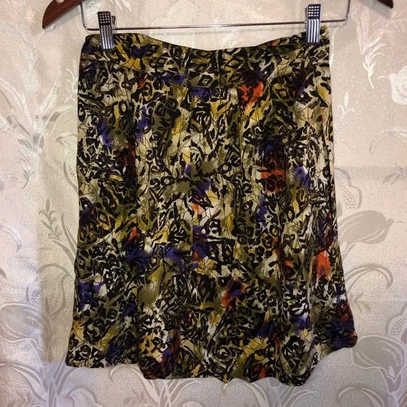 SOS Woman’s Floral Print Shorts Size 6